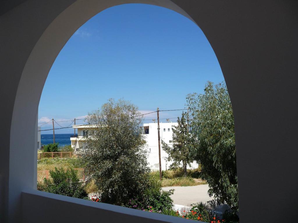 Irinoula Apartments Livadia  Oda fotoğraf