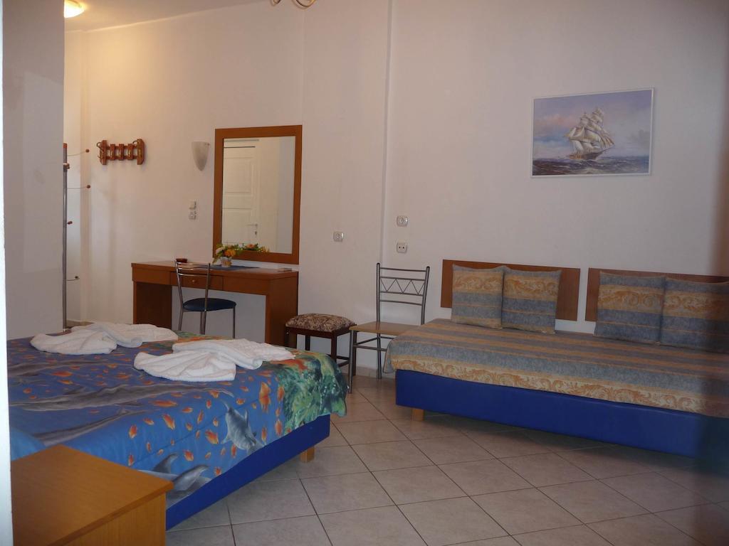 Irinoula Apartments Livadia  Oda fotoğraf