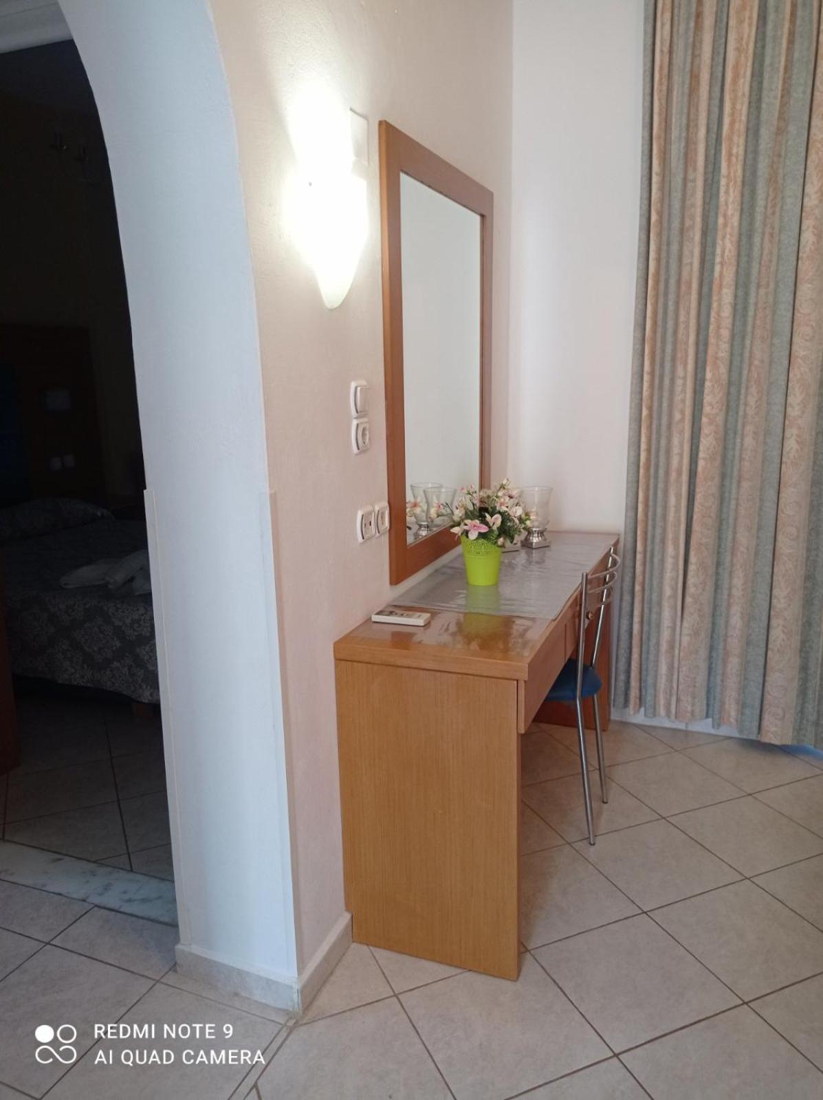 Irinoula Apartments Livadia  Dış mekan fotoğraf