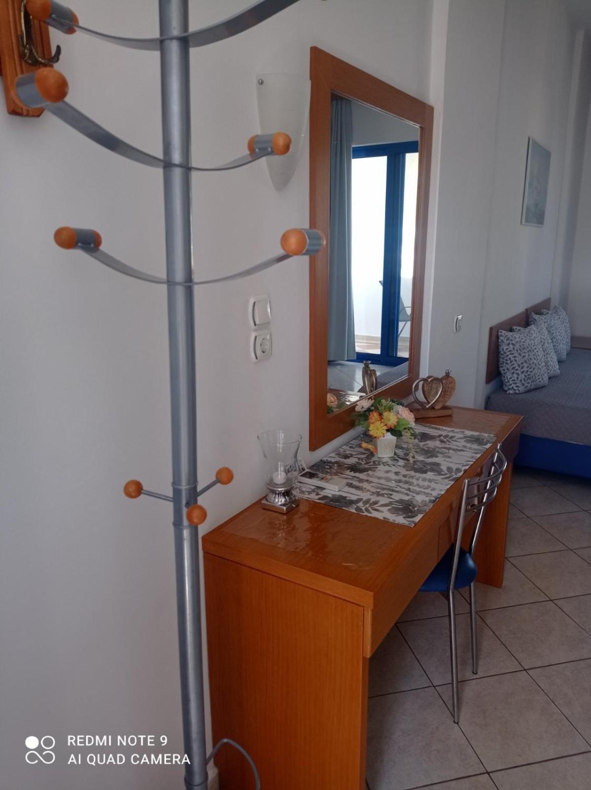 Irinoula Apartments Livadia  Dış mekan fotoğraf