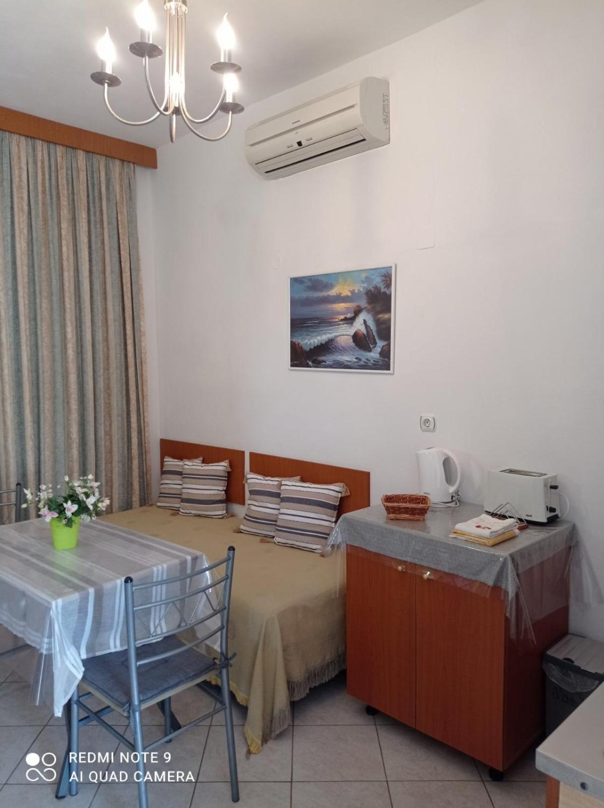 Irinoula Apartments Livadia  Dış mekan fotoğraf