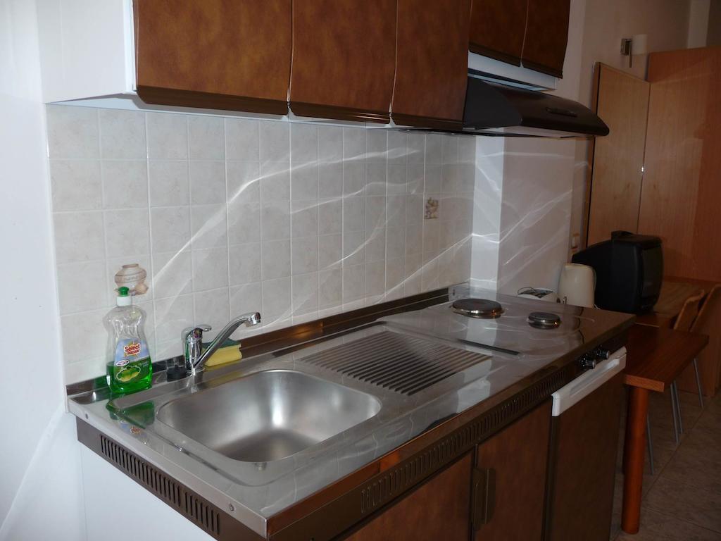Irinoula Apartments Livadia  Oda fotoğraf